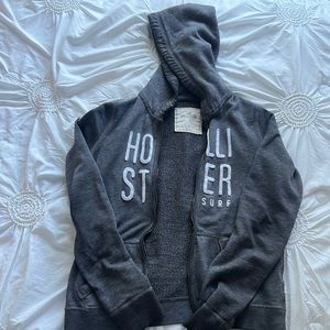 Small gray sweater, hollister